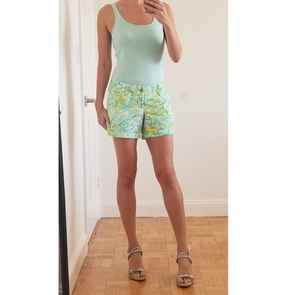 Lilly Pulitzer Callahan shorts in green blue yellow pattern, sz 2